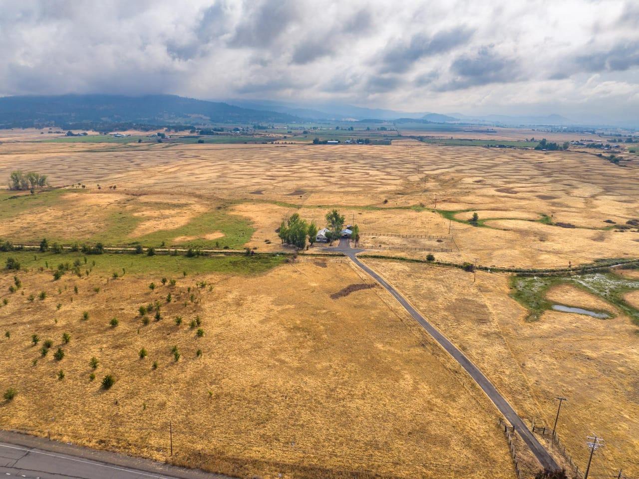 13042 Hwy 62 Eagle Point  97524