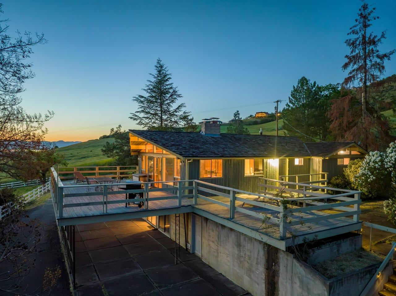 2978 N Foothill Road Medford  97504
