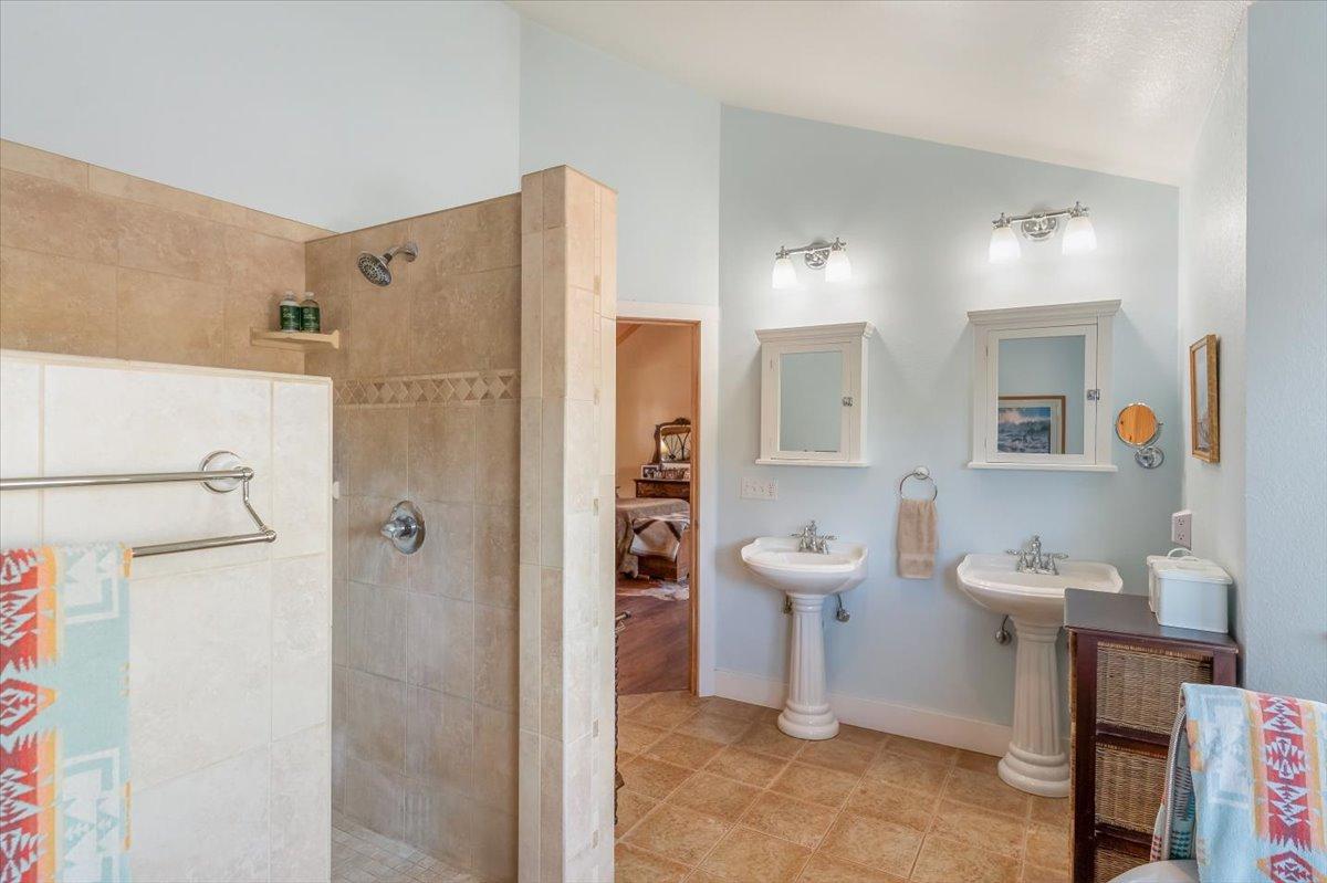 3104 Harry Cash Rd. Montague CA 96064 Picture 17.