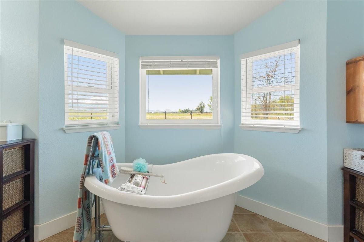 3104 Harry Cash Rd. Montague CA 96064 Picture 19.