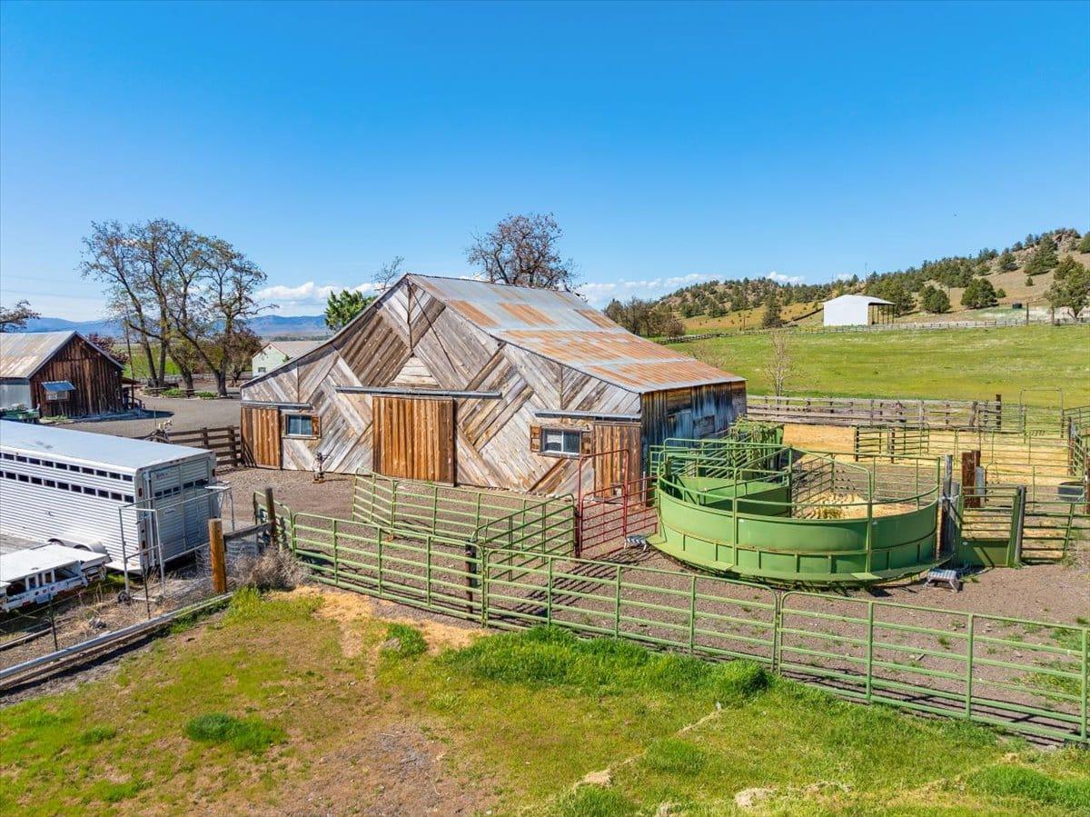 3104 Harry Cash Rd. Montague CA 96064 Picture 90.