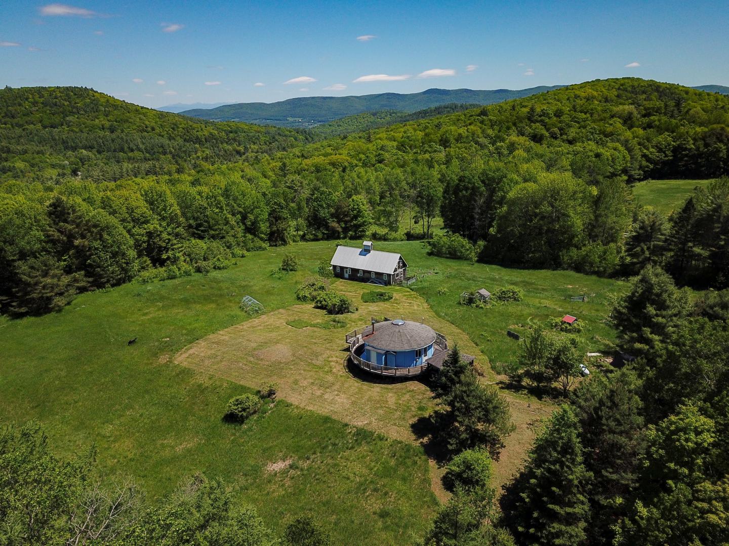 310 Sky View Ln Barnet VT 05821