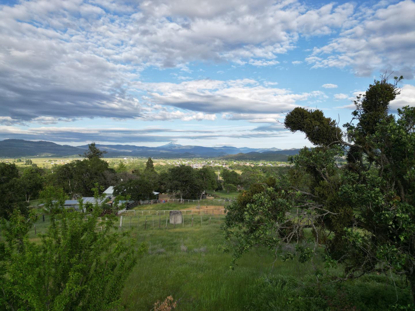 655 W Rolling Hills Eagle Point OR 97524